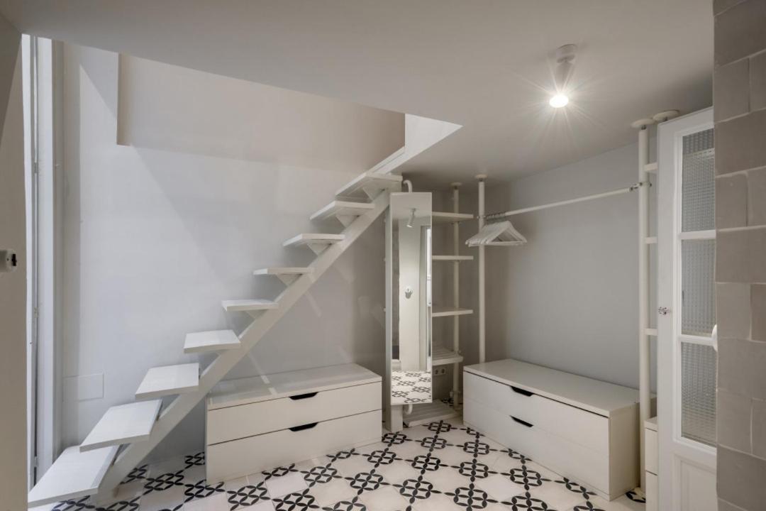3 Bedrooms 2 Bathrooms Furnished - Malasana - Terrace - Bright In Downtown Area - Mintystay * Madrid